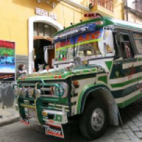 Öffentliche Stadtbusse in La Paz, Bolivien
