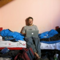 Dani am bloggen im Hostel in El Chaltén