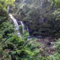 Einer der vielen schönen Wasserfälle an der Road to Hana
