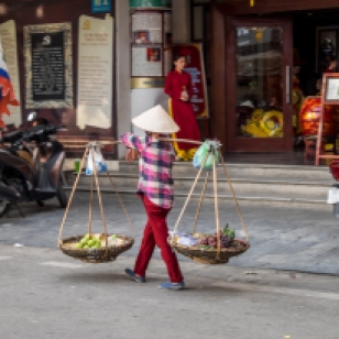 Vietnamesische Strassenhändlerin in Hanoi