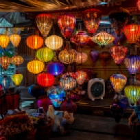 Ein Laternenstand auf dem Nachtmarkt in Hoi An